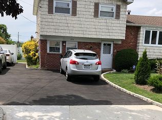 276 W 17th St, Deer Park, NY 11729