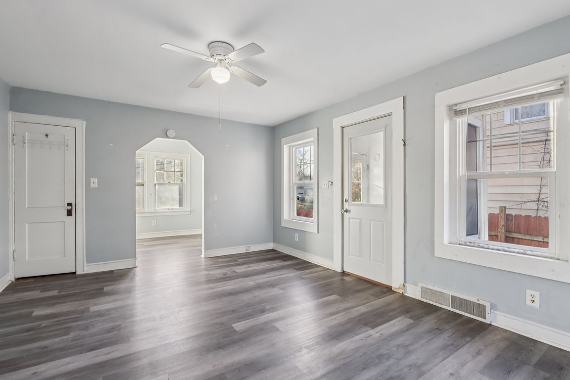 next background image