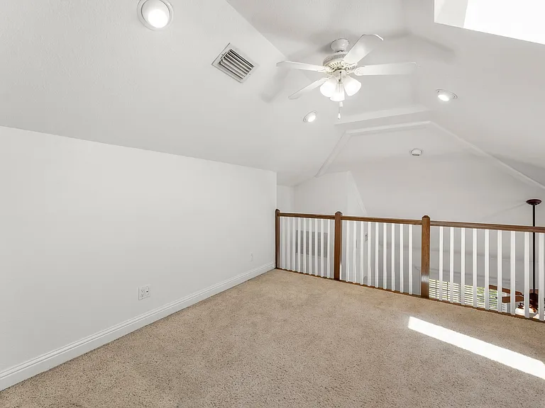 102 Sunset Cir — Photo 34