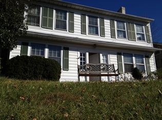 312 8th St, North Wilkesboro, NC 28659