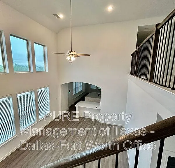 3918 Rochelle Ln — Photo 7