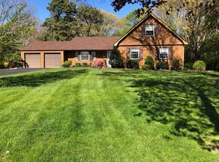 128 Church Rd, Great River, NY 11739