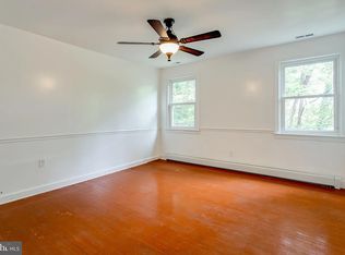 301 Loureiro Ln #1, Oxon Hill, MD 20745