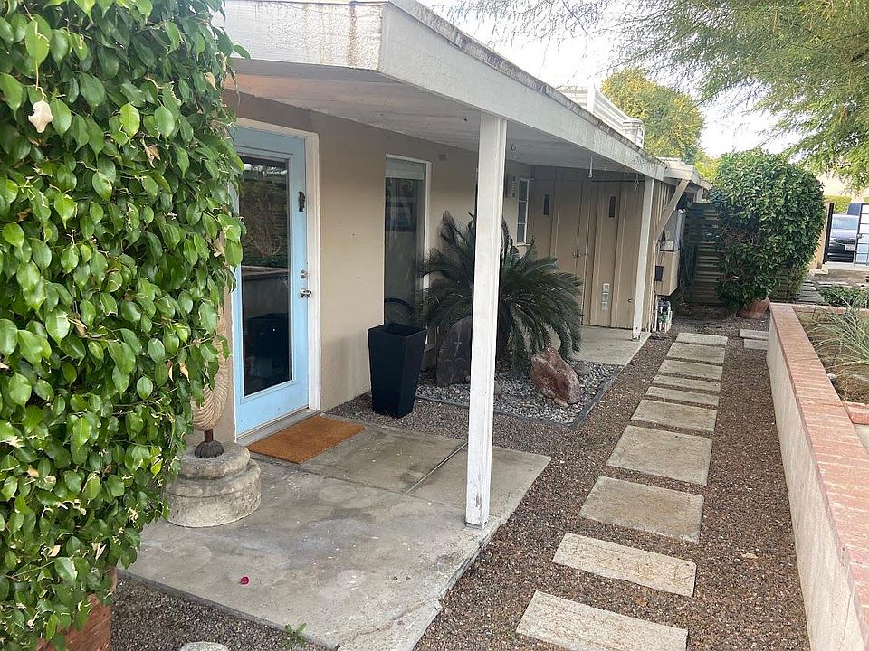 Entry with walkway from street