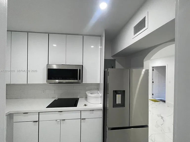 2103 SW 60th Ave #2 — Photo 5