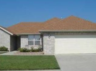 777 S Fellows Dr, Nixa, MO 65714