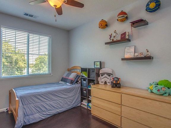 5th image of 381 Destino Cir