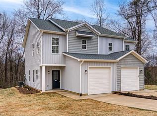 1209 Lombardy St, Greensboro, NC 27405