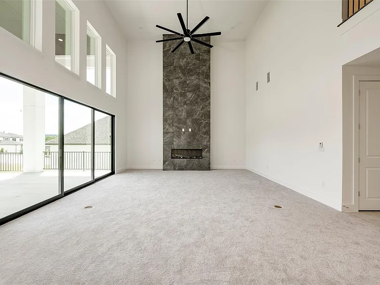 2420 Sondrio Bnd — Photo 26