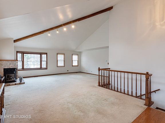 3rd image of 1420 Oakleaf Ln