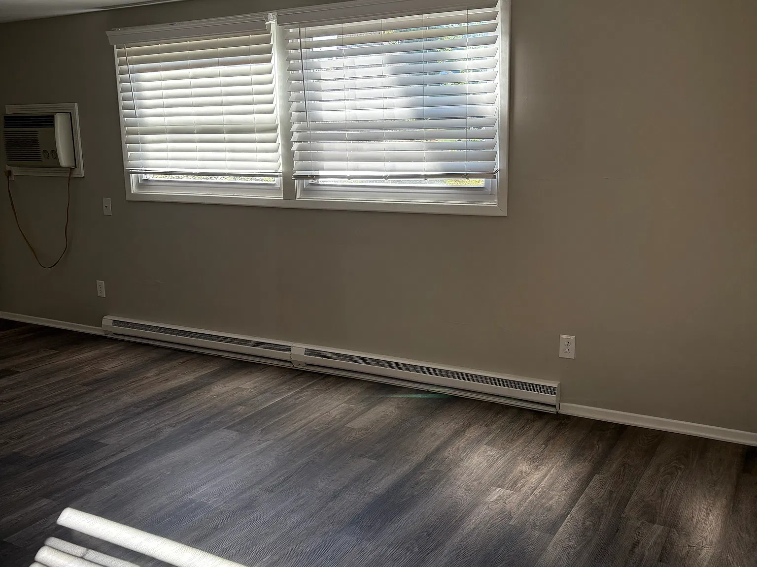 2 bed, 900 sqft, $900 — Photo 3