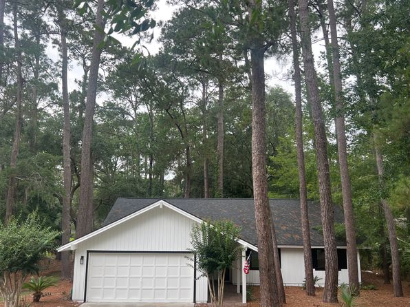 1 Village Green Cir