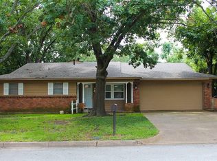 512 Lynda Ln, Arlington, TX 76010