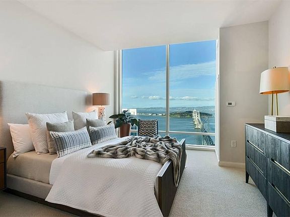 4th image of 425 1st St Unit 5406