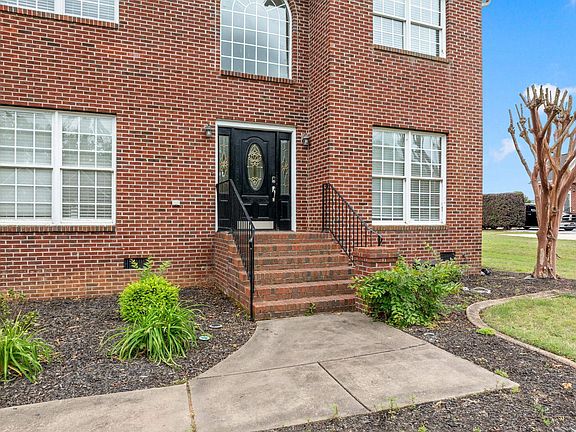 5th image of 366 Benford Dr