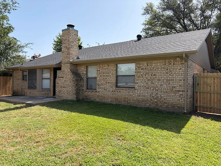 8021 Miles Dr — Photo 39