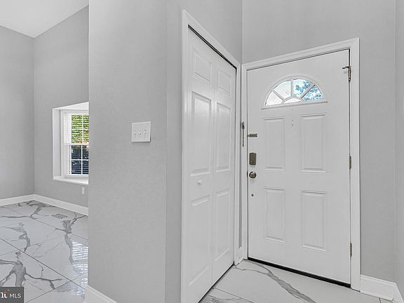 4th image of 9236 Sand Creek Ct