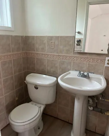 126 E Wistaria Ave — Photo 4