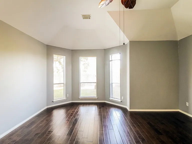 2804 Creek Bend Dr — Photo 12