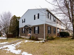 1 Hoover Ln, Whitehall, PA 18052