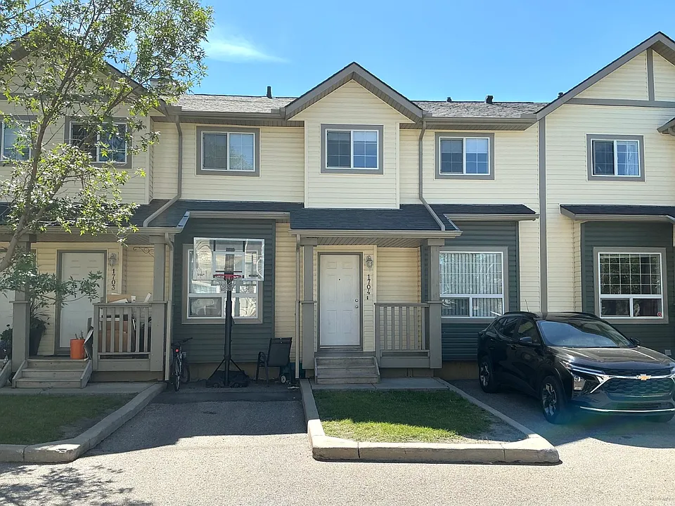 111 Tarawood Ln NE #1704