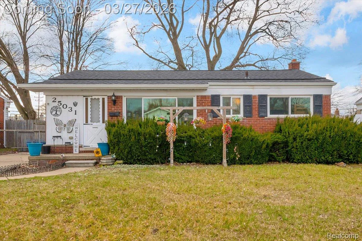 25031 Wagner Ave photo 1
