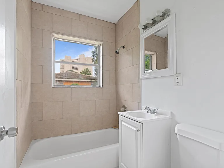 5208 Spruce Ave #B — Photo 11