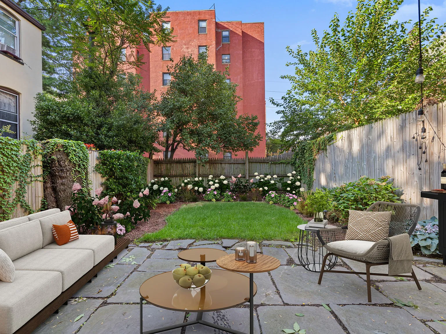 1 bed, 610 sqft, $3,100 — Photo 2