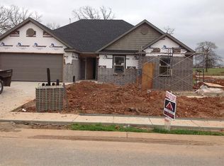 1071 Rucker Dr, Pea Ridge, AR 72751