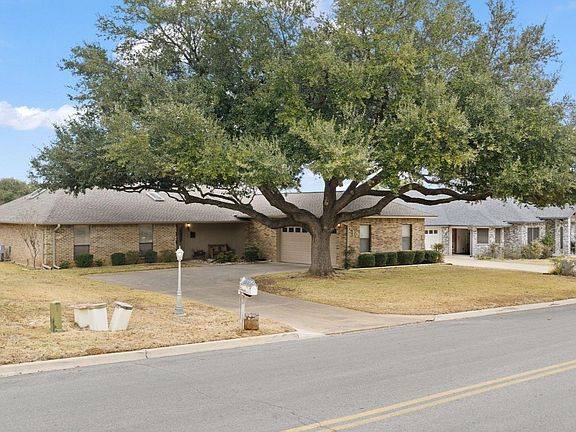 2nd image of 210 Meadowlakes Drive