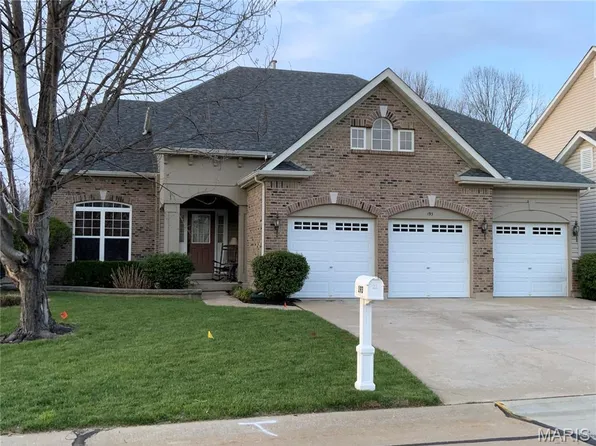 193 Berry Manor Circle St, Saint Peters, MO 63376