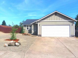 648 Callahan Dr, Roseburg, OR 97471
