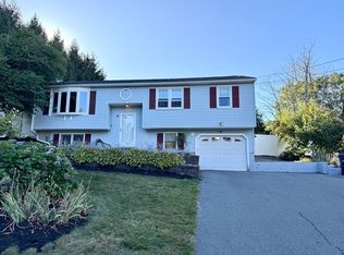 15 Peach Tree Ln, Leominster, MA 01453