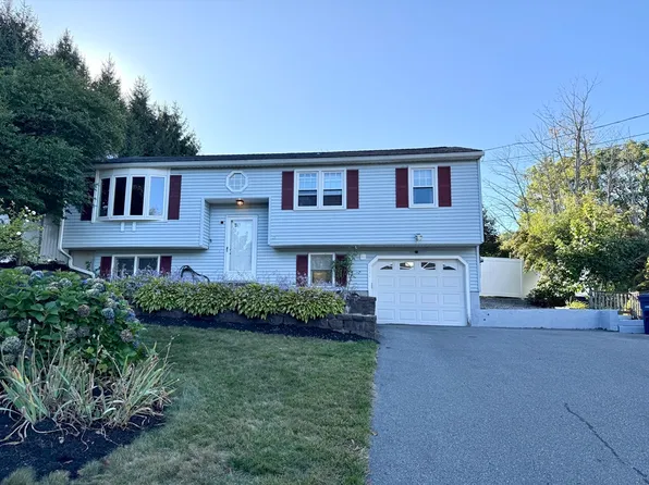 15 Peach Tree Ln, Leominster, MA 01453