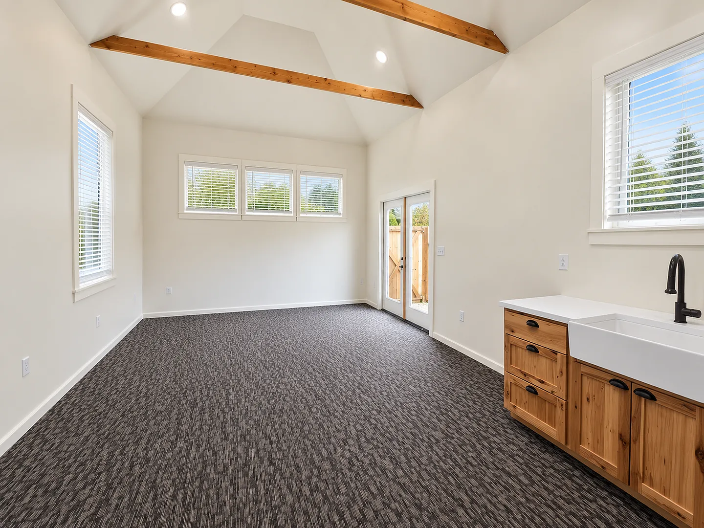 Studio Space for Rent, Eureka! — Photo 3
