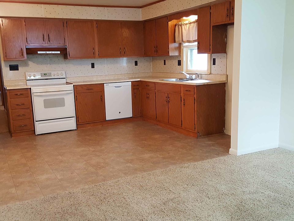 Dining into Kitchen