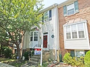 8518 Enochs Dr, Lorton, VA 22079