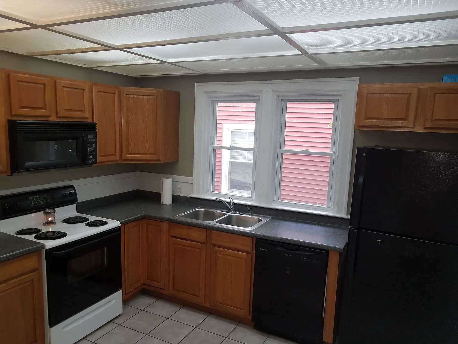 4 bed, 1200 sqft, $2,200 — Photo 4