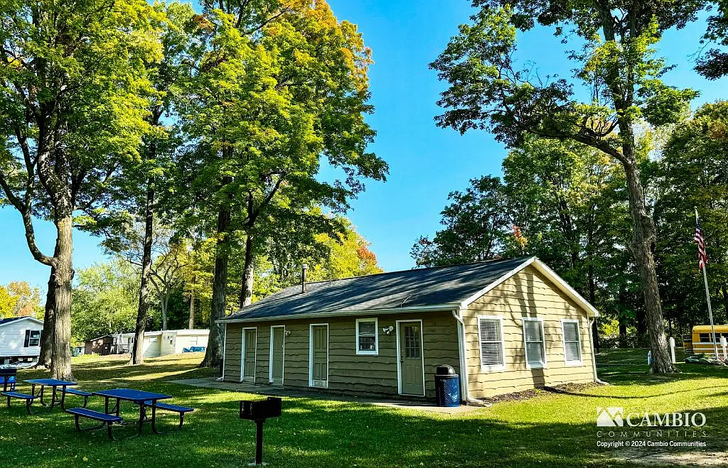 Colonial Acres — Photo 4