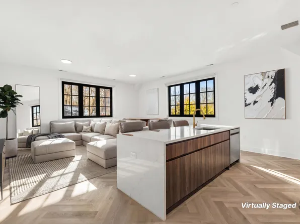 100 E Putnam Ave, Cos Cob, CT