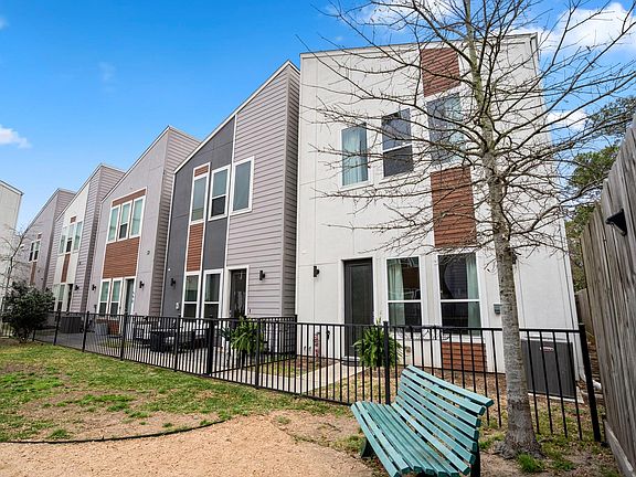 4th image of 594 Janisch Rd