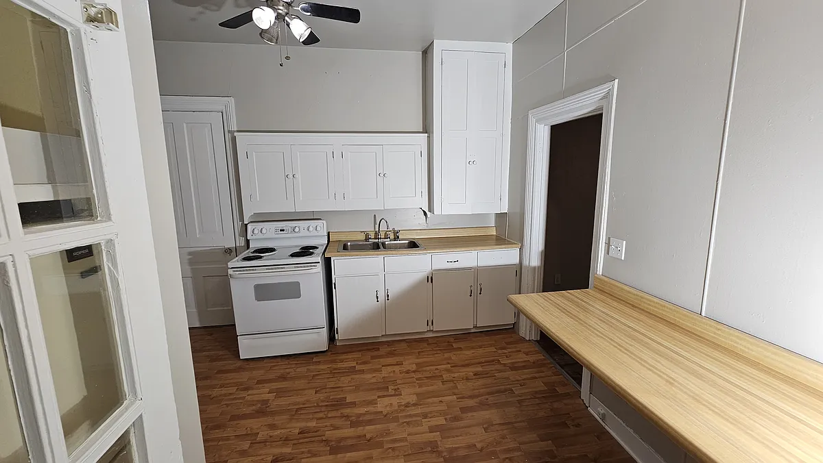 Building Photo - 412 Forest St #3
