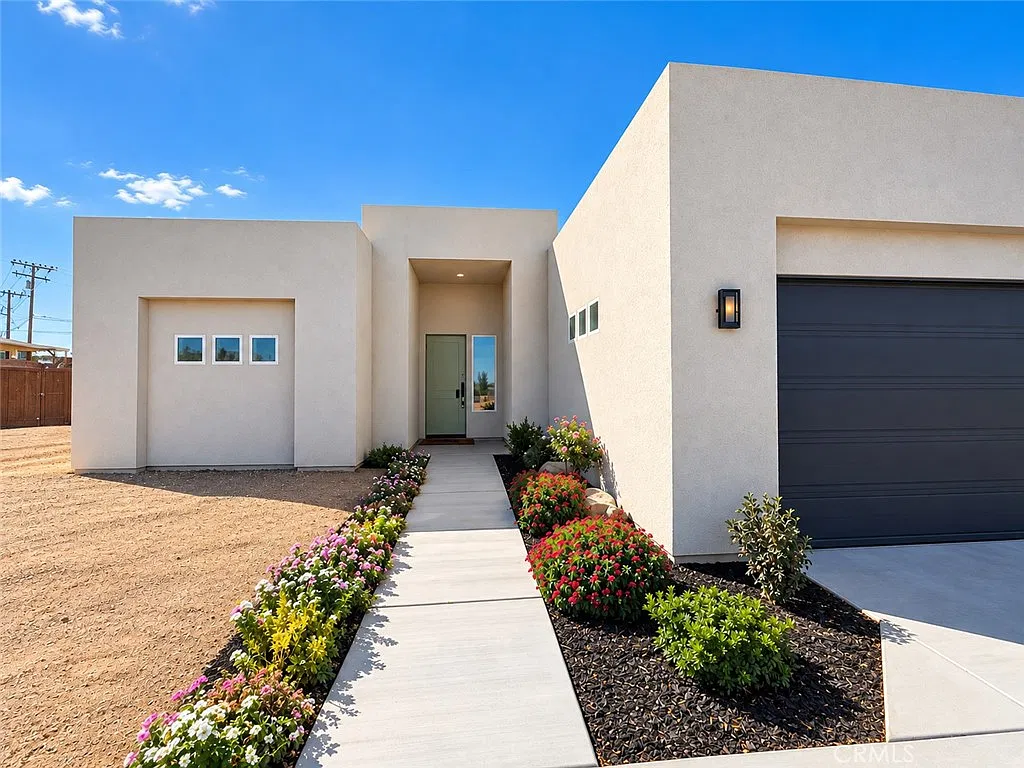 3 bed, 1560 sqft, $3,400 — Photo 2