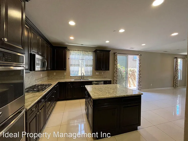 159 Fieldwood — Photo 3