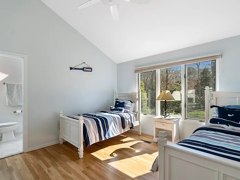 Deerfield E — Photo 18