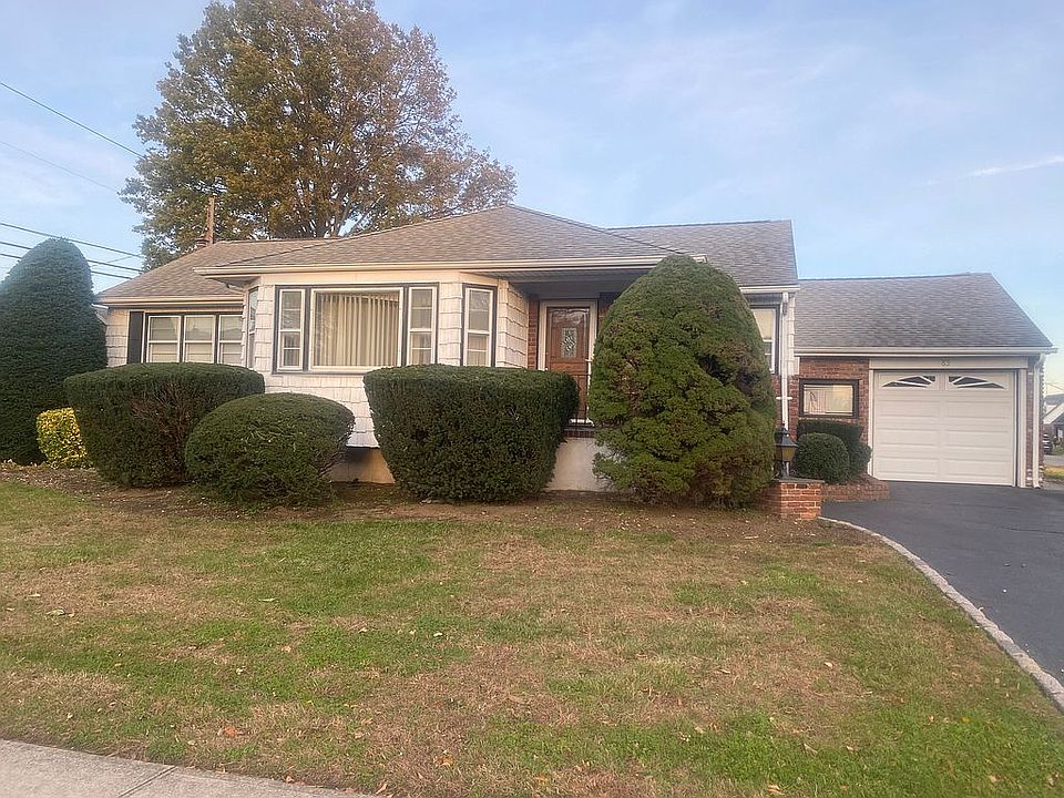 1st image of 83 Parkview St