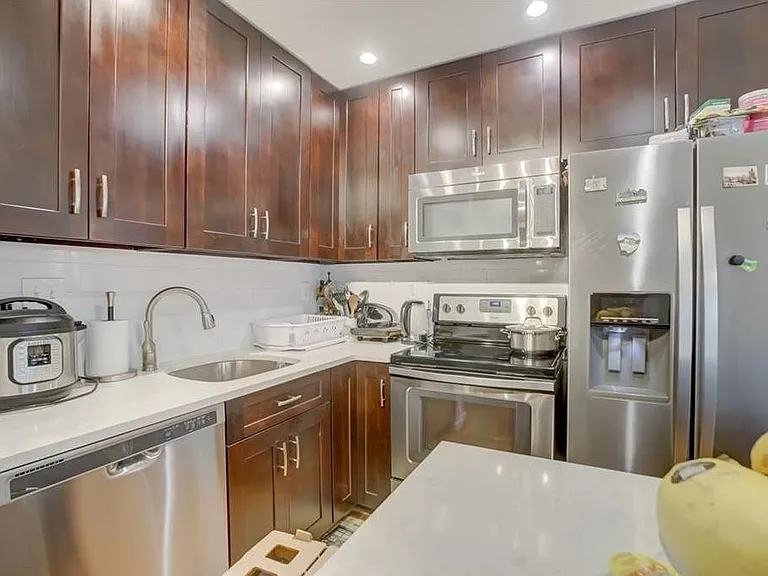 2990 NE 16th Ave #301 — Photo 5