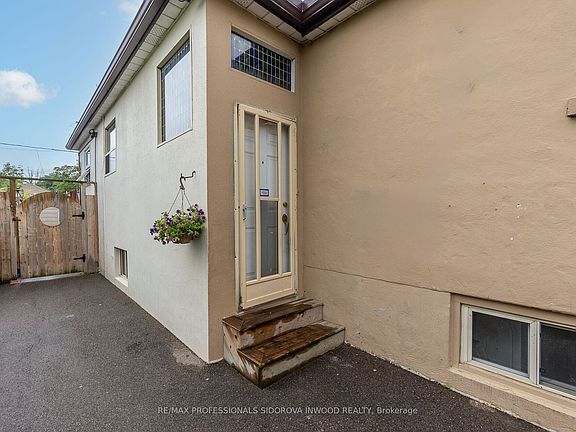 2nd image of 1 Dixon Rd #2
