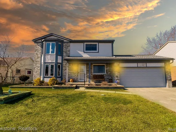 47775 Valleybrook Dr, Chesterfield, MI 48051