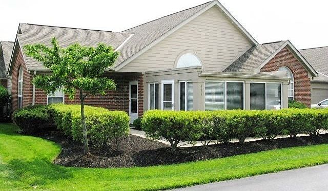 1st image of 477 Saddlery Dr W
